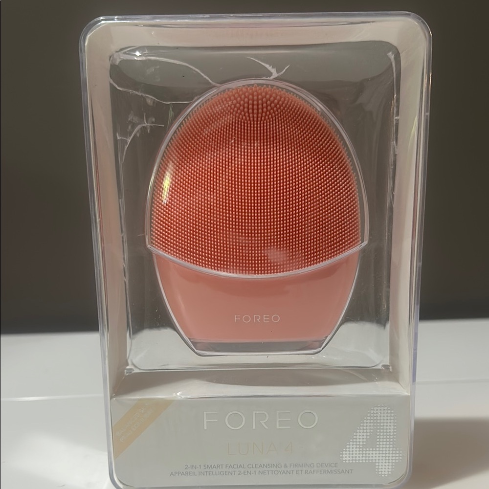 FOREO: LUNA 4 Facial Cleansing and Firming Device - Balanced Skin